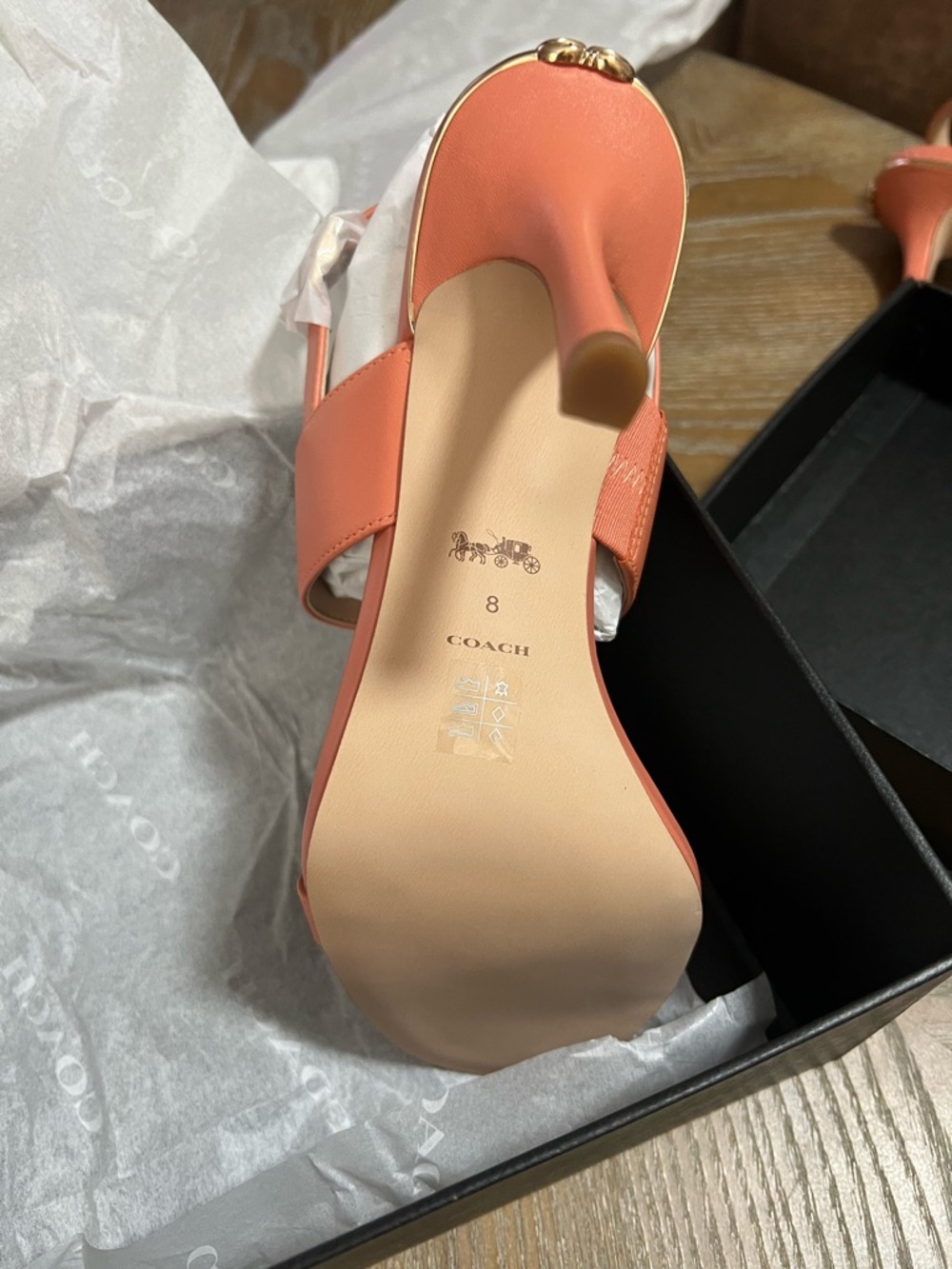 Coach Black Box with White Coach Carriage Logo - Picture 3 of 7